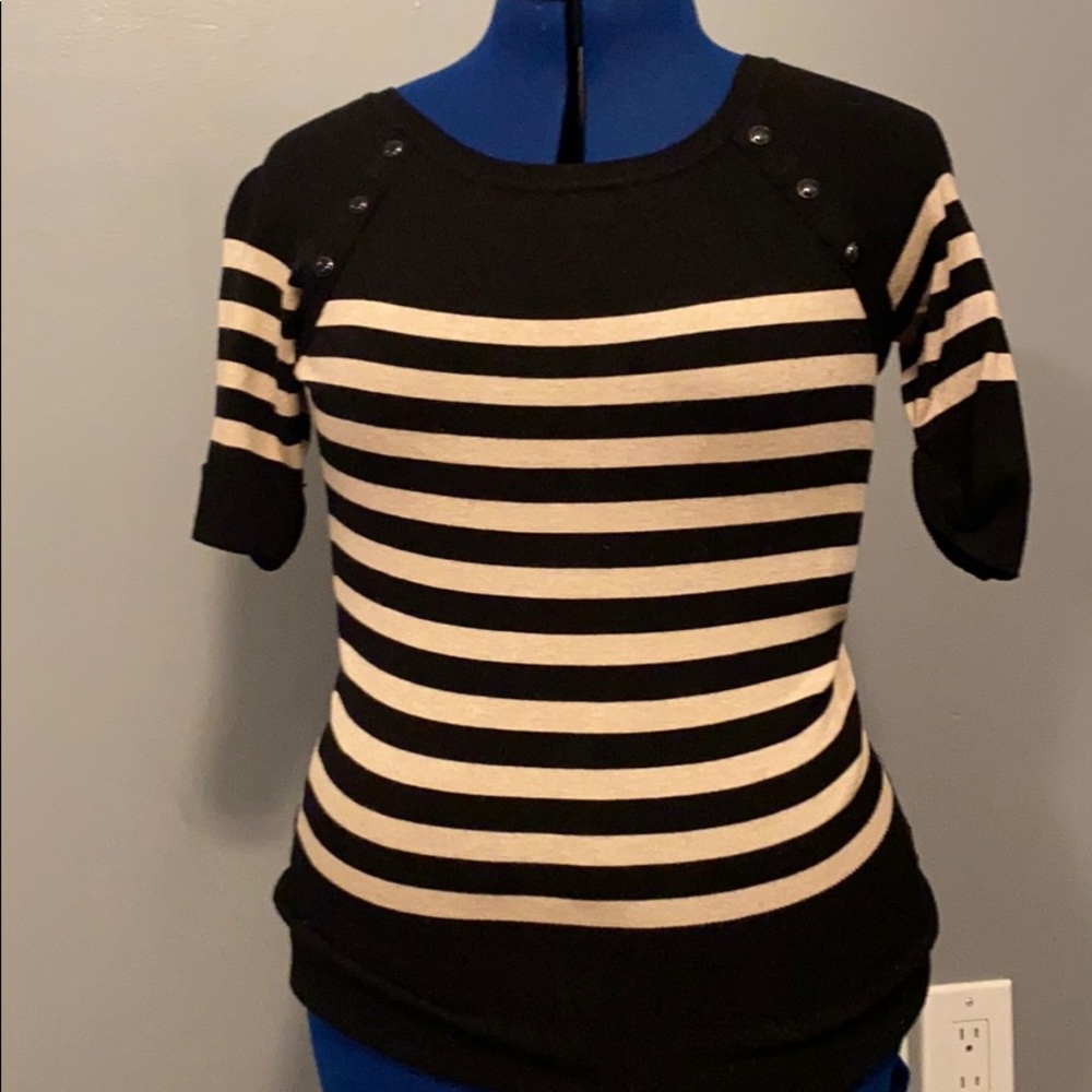Black and Tan short sleeve shirt